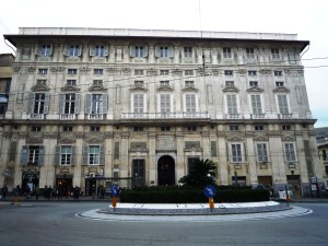 palazzo Belinbau già Cattaneo 1611 nel piano nobile affreschi di L. Tavarrone storie di colombo
