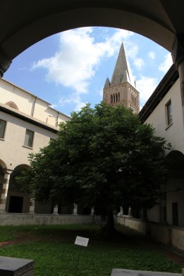 chiostro triangolare